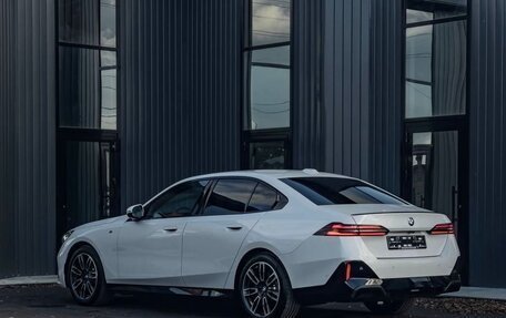 BMW 5 серия, 2024 год, 7 300 000 рублей, 2 фотография