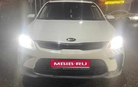 KIA Rio IV, 2018 год, 999 999 рублей, 8 фотография