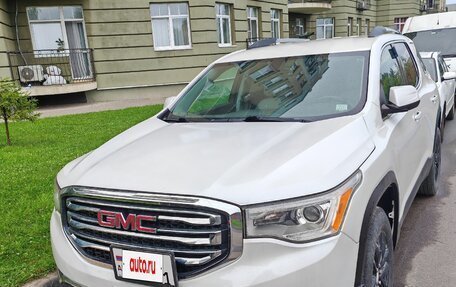 GMC Acadia II, 2018 год, 1 500 000 рублей, 17 фотография