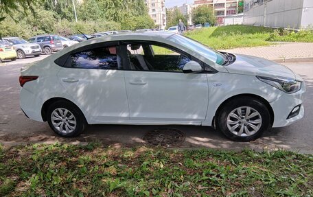 Hyundai Solaris II рестайлинг, 2019 год, 670 000 рублей, 4 фотография