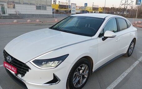 Hyundai Sonata VIII, 2021 год, 1 990 000 рублей, 12 фотография