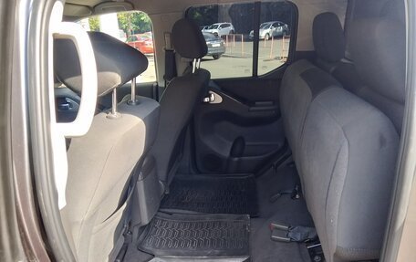 Nissan Navara (Frontier), 2012 год, 1 000 000 рублей, 13 фотография