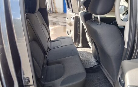 Nissan Navara (Frontier), 2012 год, 1 000 000 рублей, 14 фотография
