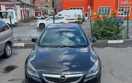 Opel Astra J, 2011 год, 680 000 рублей, 1 фотография
