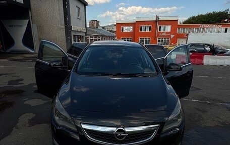 Opel Astra J, 2011 год, 680 000 рублей, 2 фотография