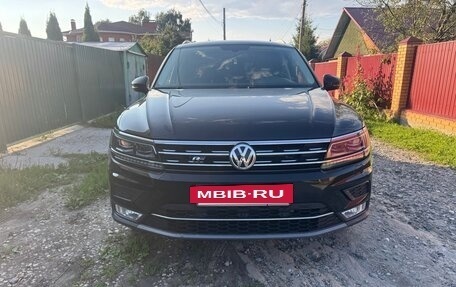 Volkswagen Tiguan II, 2017 год, 2 750 000 рублей, 2 фотография
