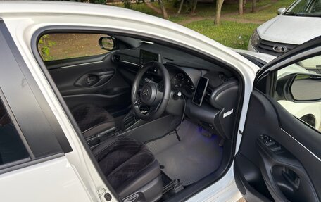 Toyota Yaris, 2021 год, 1 250 000 рублей, 7 фотография