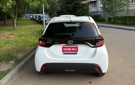 Toyota Yaris, 2021 год, 1 250 000 рублей, 4 фотография