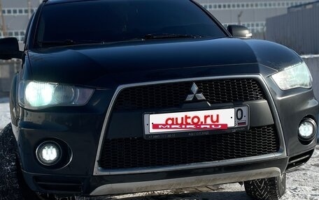 Mitsubishi Outlander III рестайлинг 3, 2010 год, 1 100 000 рублей, 10 фотография