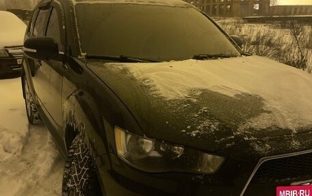 Mitsubishi Outlander III рестайлинг 3, 2010 год, 1 100 000 рублей, 2 фотография