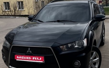 Mitsubishi Outlander III рестайлинг 3, 2010 год, 1 100 000 рублей, 8 фотография