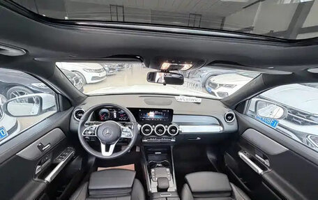 Mercedes-Benz GLB, 2022 год, 3 000 000 рублей, 4 фотография
