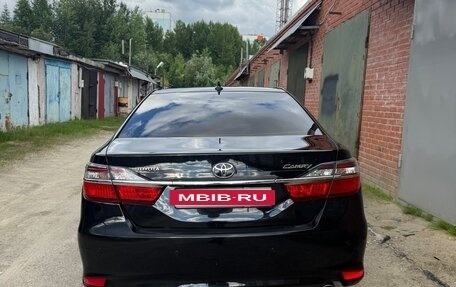 Toyota Camry, 2017 год, 2 300 000 рублей, 4 фотография