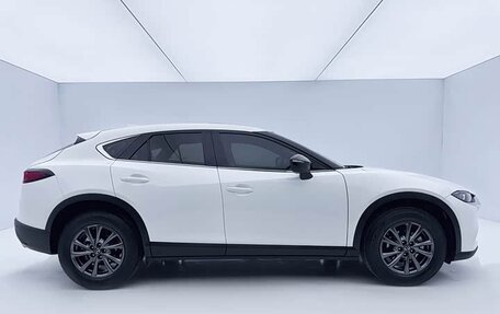 Mazda CX-4, 2022 год, 2 050 000 рублей, 4 фотография