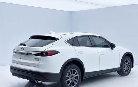 Mazda CX-4, 2022 год, 2 050 000 рублей, 5 фотография