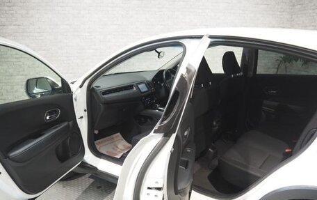 Honda Vezel, 2015 год, 890 000 рублей, 17 фотография