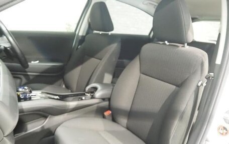 Honda Vezel, 2015 год, 890 000 рублей, 20 фотография