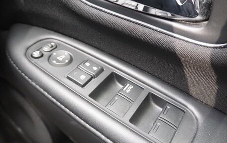 Honda Vezel, 2015 год, 890 000 рублей, 33 фотография