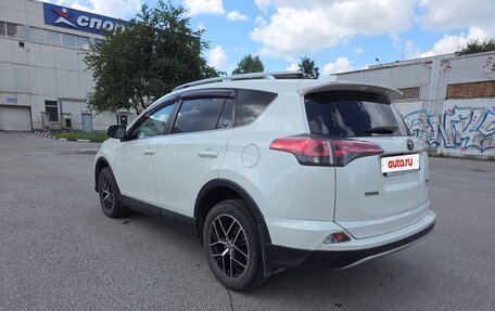 Toyota RAV4, 2017 год, 2 630 000 рублей, 6 фотография