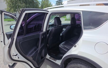 Toyota RAV4, 2017 год, 2 630 000 рублей, 14 фотография
