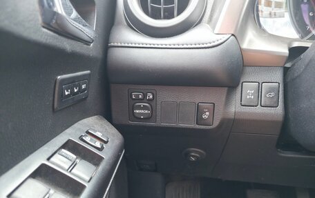 Toyota RAV4, 2017 год, 2 630 000 рублей, 26 фотография