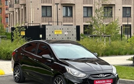 Hyundai Solaris II рестайлинг, 2011 год, 600 000 рублей, 2 фотография