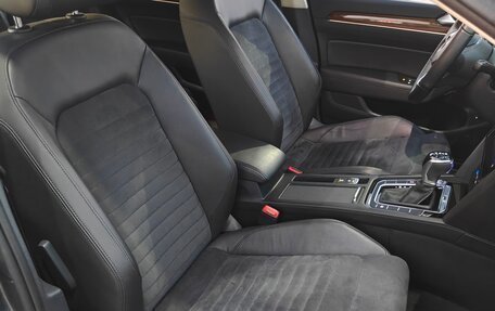 Volkswagen Passat B8 рестайлинг, 2015 год, 1 900 000 рублей, 8 фотография