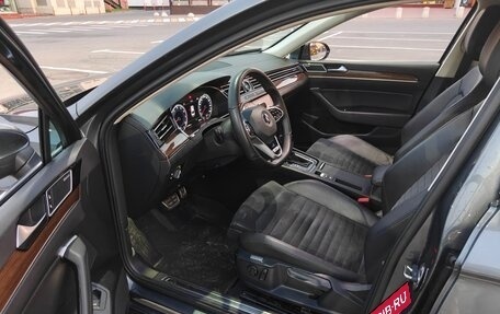 Volkswagen Passat B8 рестайлинг, 2015 год, 1 900 000 рублей, 7 фотография