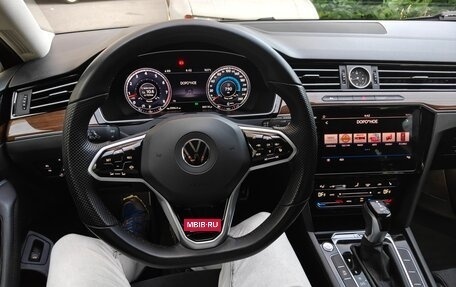 Volkswagen Passat B8 рестайлинг, 2015 год, 1 900 000 рублей, 14 фотография