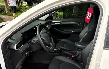 Ford Escort, 2022 год, 1 040 000 рублей, 4 фотография