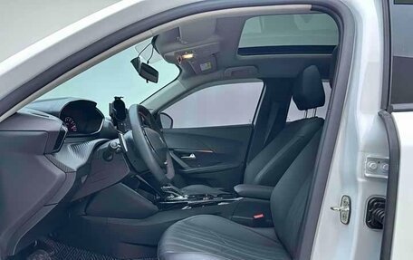 Peugeot 2008 II, 2022 год, 1 385 000 рублей, 18 фотография