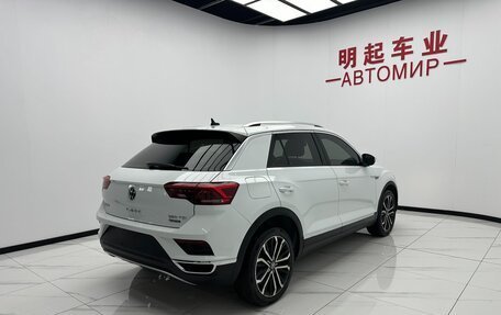 Volkswagen T-Roc I, 2022 год, 2 200 000 рублей, 7 фотография