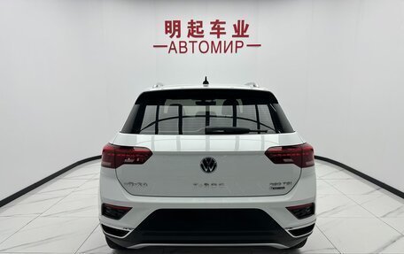 Volkswagen T-Roc I, 2022 год, 2 200 000 рублей, 11 фотография