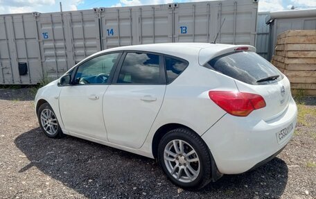 Opel Astra J, 2011 год, 320 000 рублей, 2 фотография