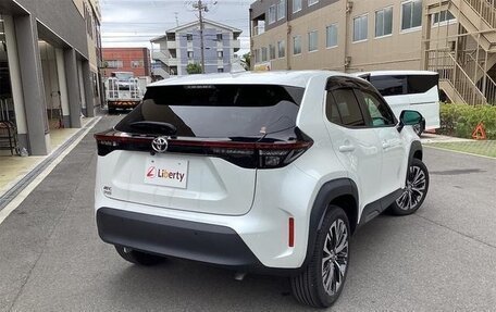 Toyota Yaris Cross, 2023 год, 1 600 000 рублей, 4 фотография