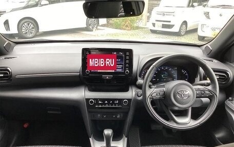 Toyota Yaris Cross, 2023 год, 1 600 000 рублей, 15 фотография