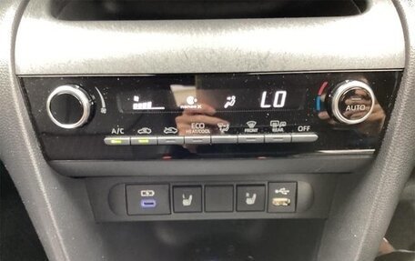 Toyota Yaris Cross, 2023 год, 1 600 000 рублей, 19 фотография