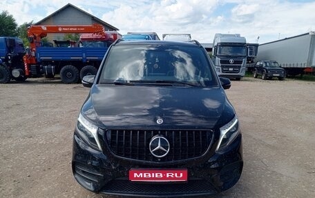 Mercedes-Benz V-Класс, 2018 год, 4 230 000 рублей, 1 фотография