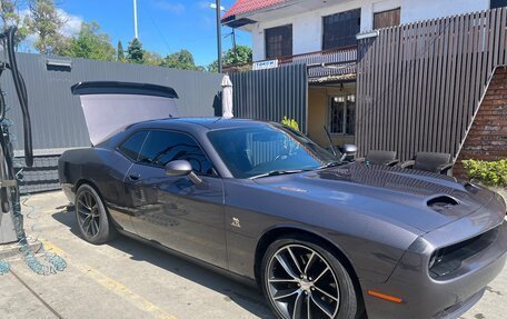 Dodge Challenger III рестайлинг 2, 2016 год, 2 500 000 рублей, 2 фотография
