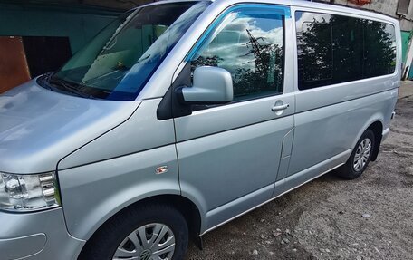Volkswagen Caravelle T5, 2008 год, 1 790 000 рублей, 2 фотография