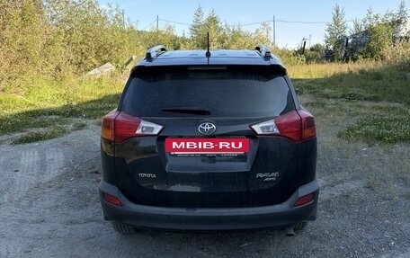 Toyota RAV4, 2015 год, 1 927 000 рублей, 2 фотография