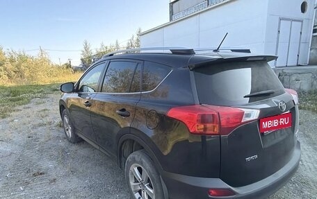 Toyota RAV4, 2015 год, 1 927 000 рублей, 3 фотография