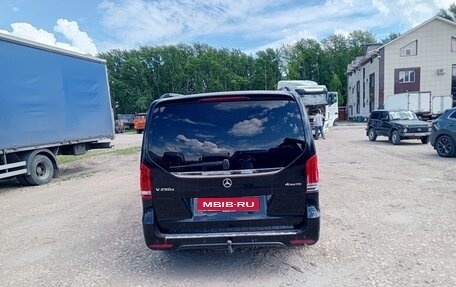 Mercedes-Benz V-Класс, 2018 год, 4 230 000 рублей, 7 фотография