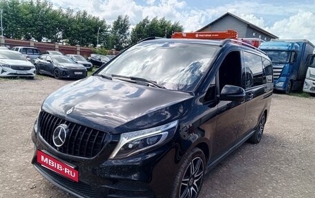 Mercedes-Benz V-Класс, 2018 год, 4 230 000 рублей, 3 фотография