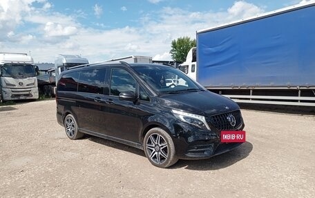 Mercedes-Benz V-Класс, 2018 год, 4 230 000 рублей, 2 фотография