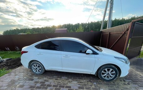 Hyundai Solaris II рестайлинг, 2017 год, 850 000 рублей, 2 фотография