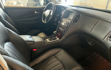 Infiniti QX50 I рестайлинг, 2015 год, 1 700 000 рублей, 14 фотография