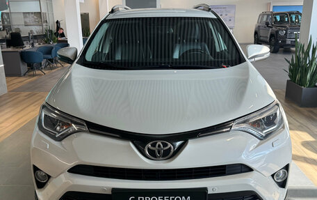 Toyota RAV4, 2017 год, 2 800 000 рублей, 6 фотография
