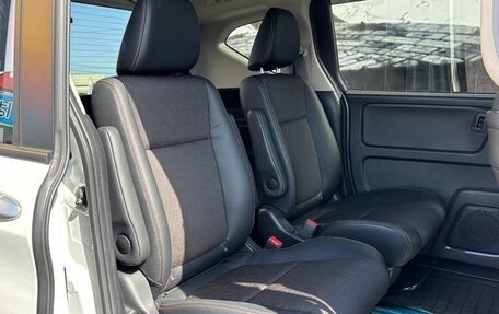 Honda Freed II, 2022 год, 1 230 000 рублей, 36 фотография