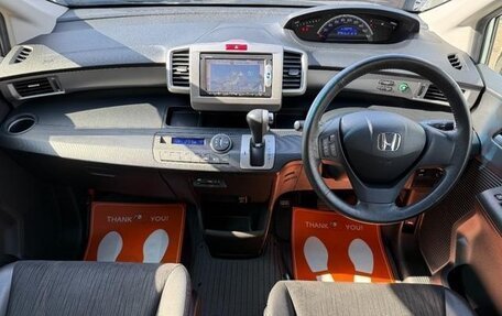 Honda Freed I, 2016 год, 856 000 рублей, 12 фотография